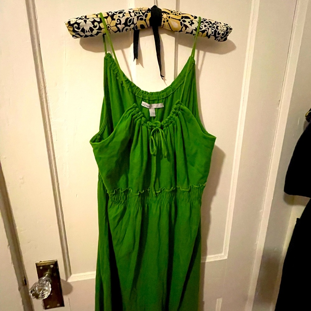 Green Old Navy sundress in great condition!